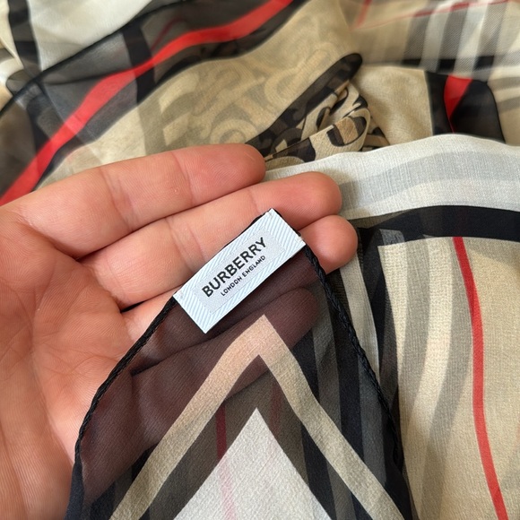 Burberry scarf - Picture 3 of 4